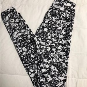 Lululemon high rise wunder under leggings size 2